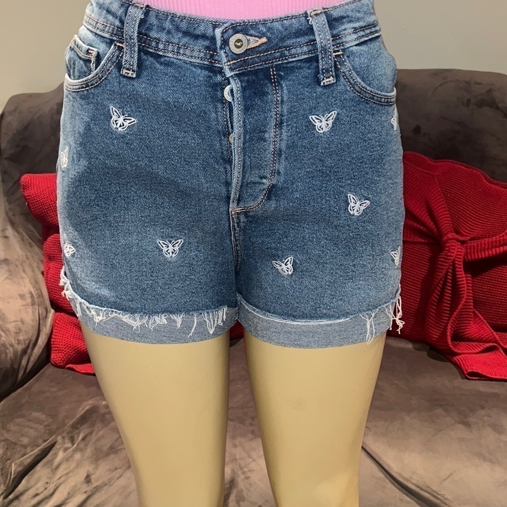Hollister Curvy Ultra High-Rise Shorts - Picture 6 of 10